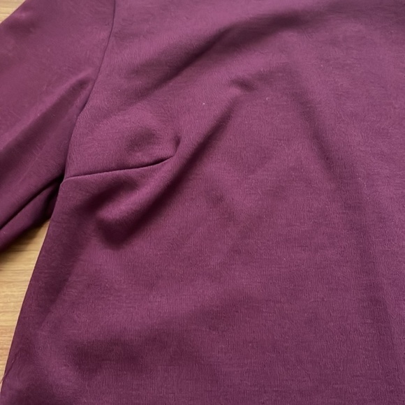 Old Navy women’s burgundy dress with 3/4 length statement sleeves Size Medium - Picture 4 of 8